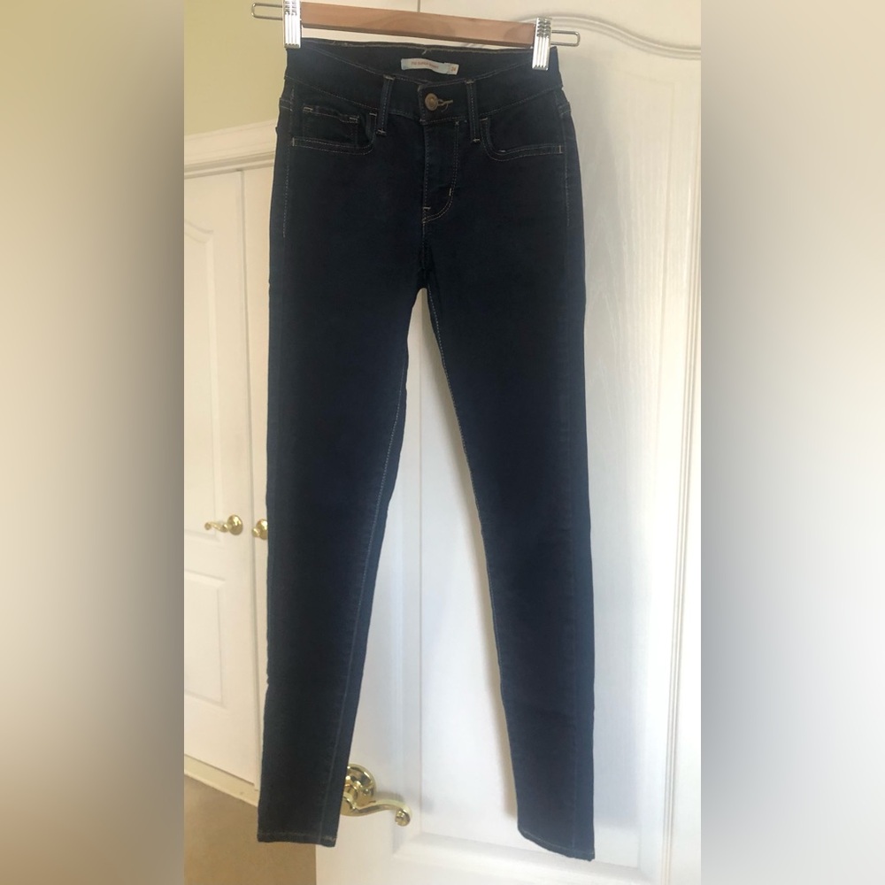 Levi's Women's Size 24 Dark Blue Skinny Jeans